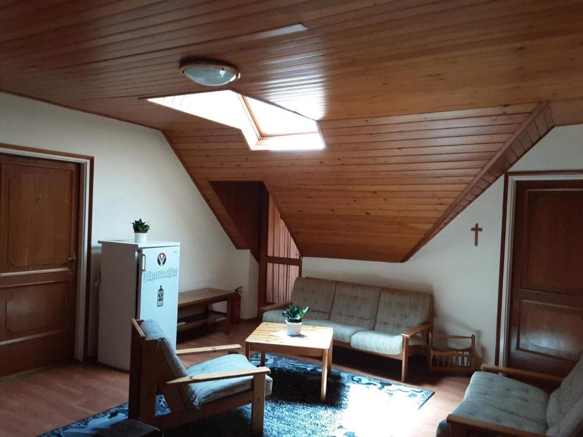 St Hubertus Panzio Bed & Breakfast Heviz Exterior photo